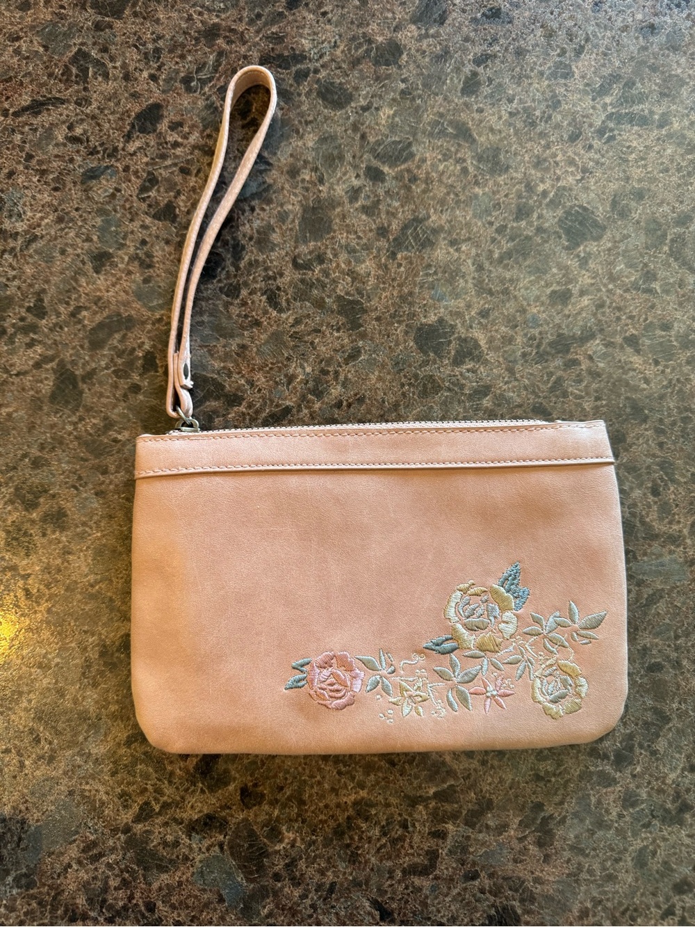 Wristlet Clutch with Floral Embroidery - Pink